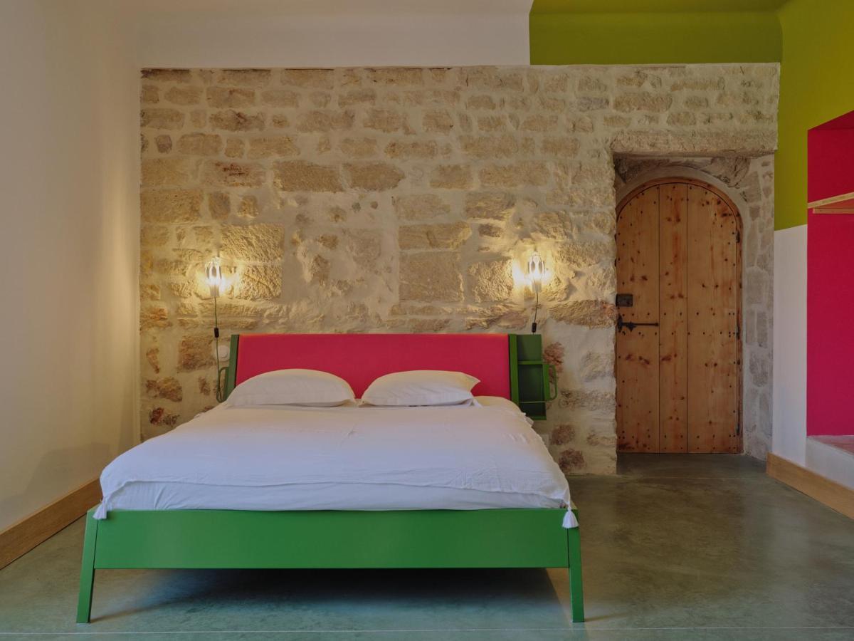 Domaine La Ferme Hi Bride Bed & Breakfast Villelaure Exterior foto