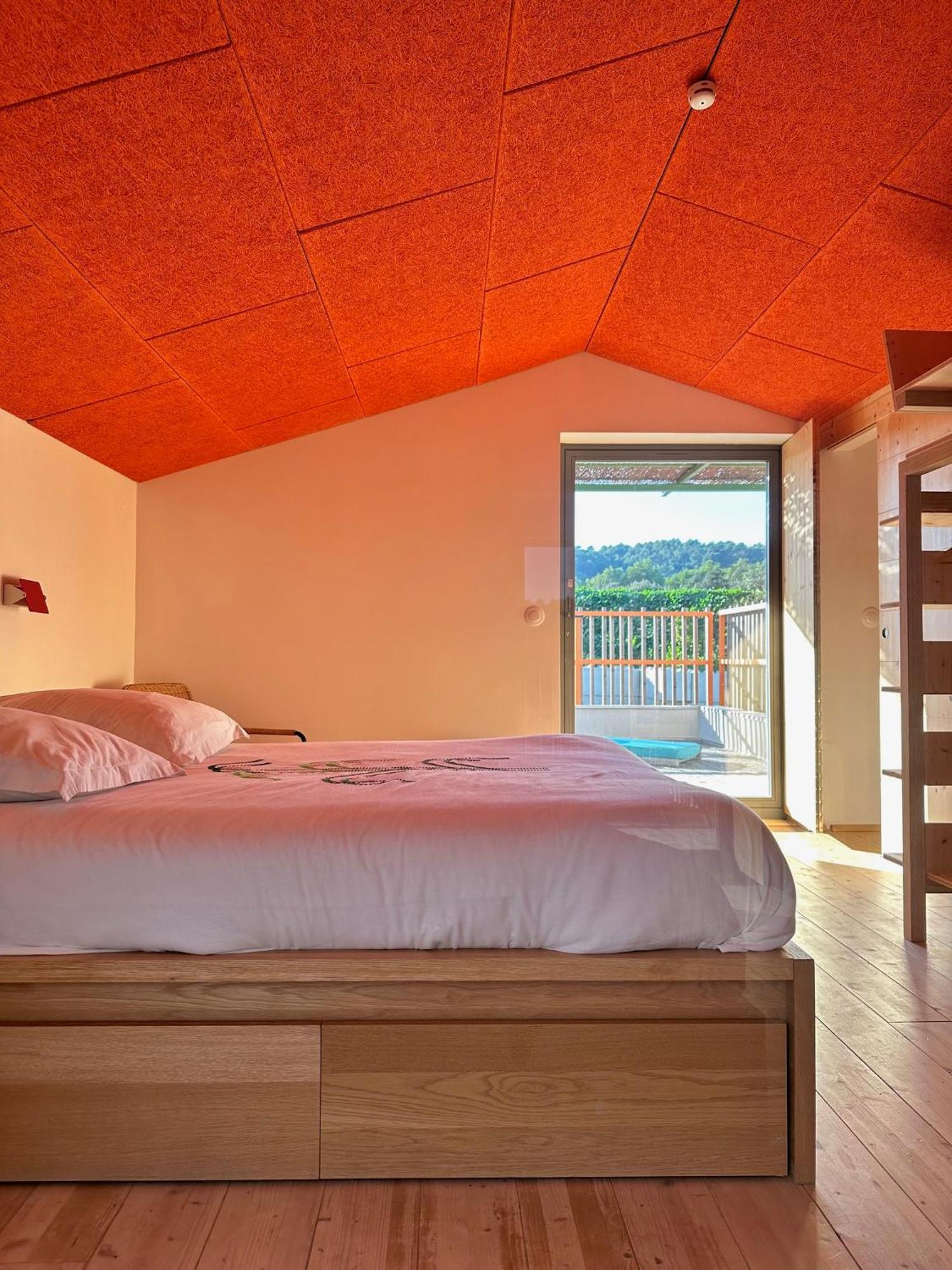 Domaine La Ferme Hi Bride Bed & Breakfast Villelaure Exterior foto