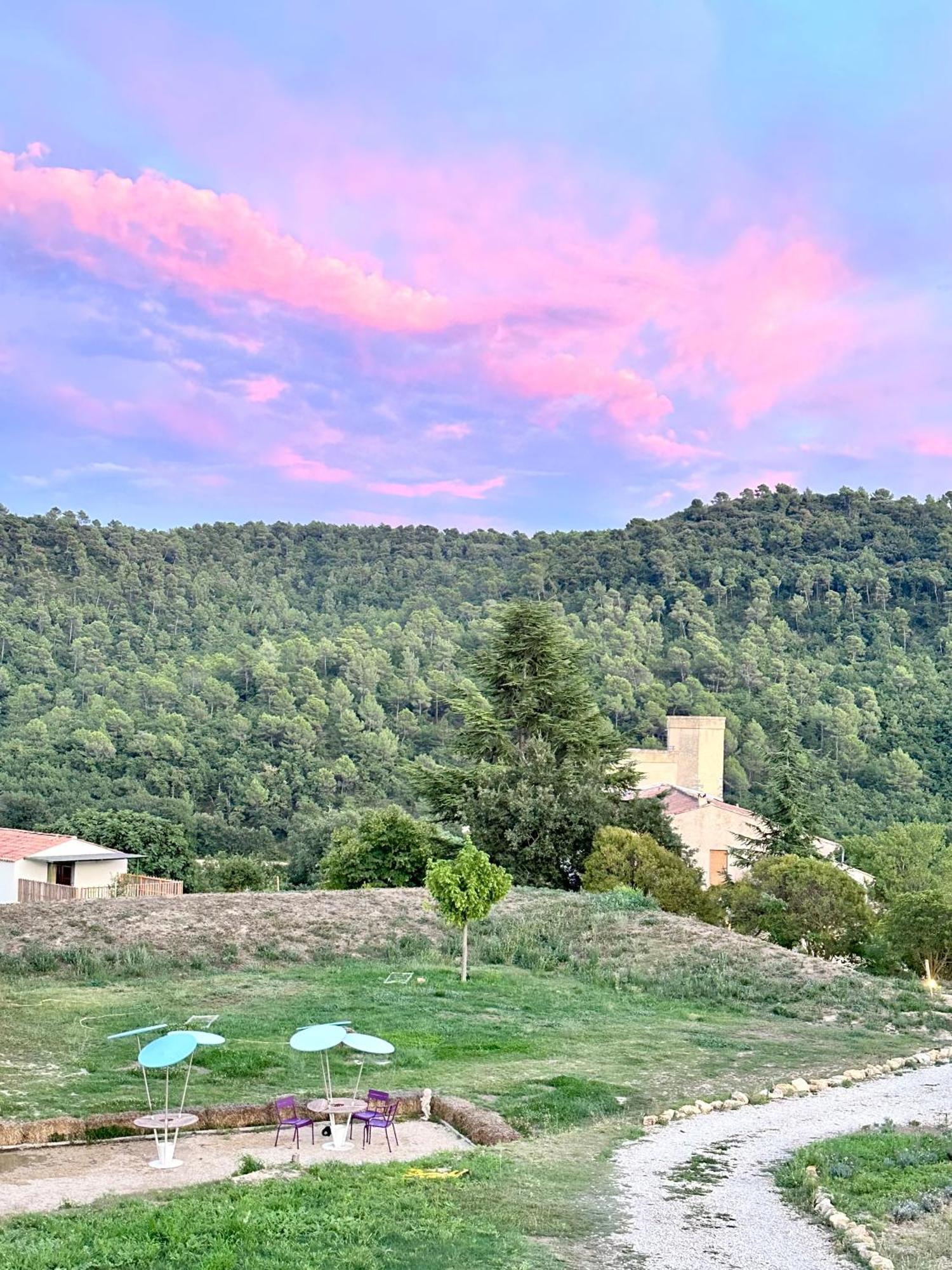 Domaine La Ferme Hi Bride Bed & Breakfast Villelaure Exterior foto