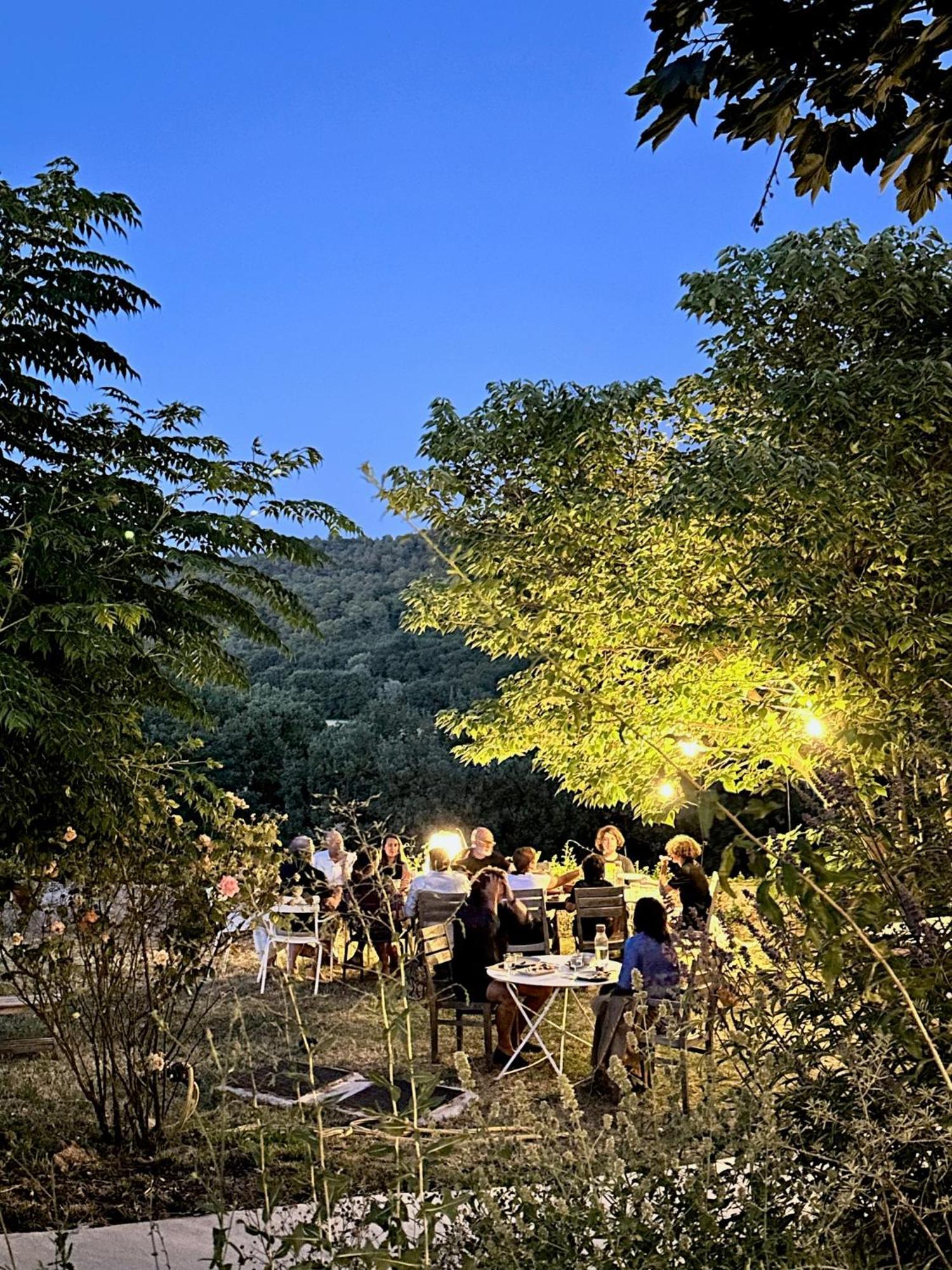 Domaine La Ferme Hi Bride Bed & Breakfast Villelaure Exterior foto